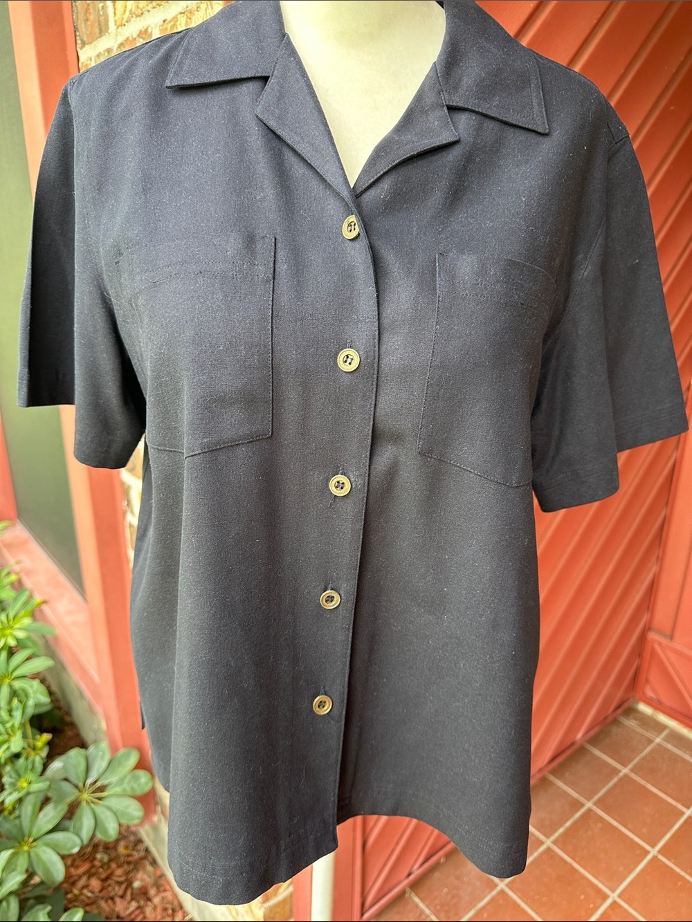 VTG Anna And Frank Black Short-Sleeve Button-Up Silk Blouse